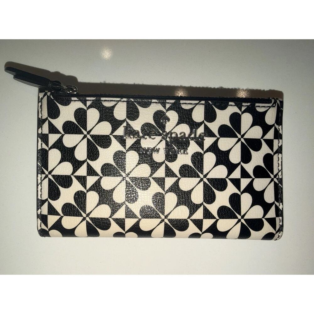 PRICE DROP Kate Spade Hollie Spade Clover Geo bifold wallet Snap Pre Owned - Picture 7 of 10